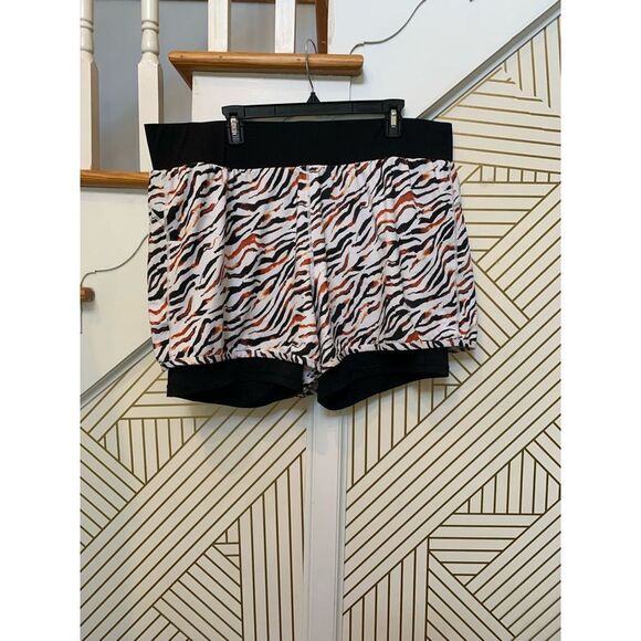 Fabletics Plus Size Womens Shorts Zebra Print - Picture 1 of 7